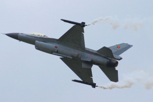 F16_04
